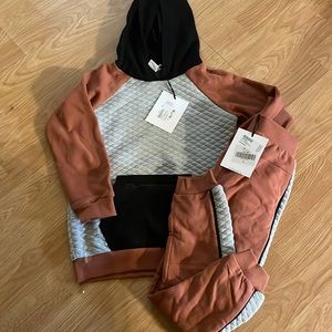 Deux par deux quilted hooded fleece too with zipper pocket and matching pants